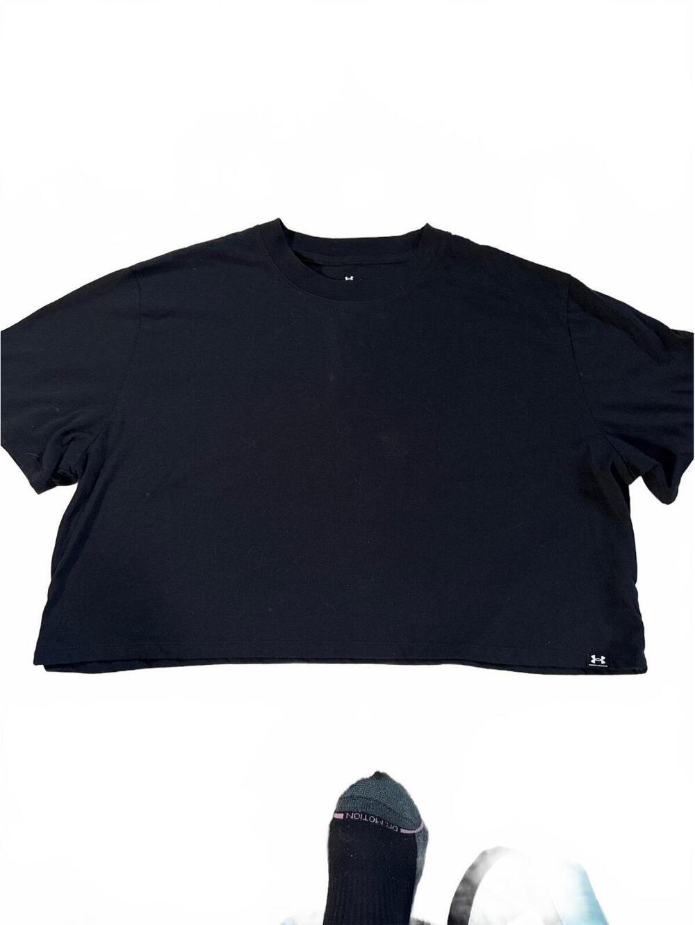 Under Armour Loose Fit Black Crop T-Shirt Medium